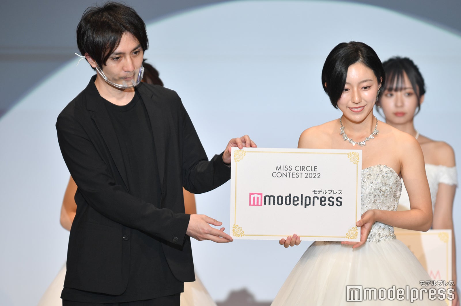 「MISS CIRCLE CONTEST 2022」表彰式の様子（C）モデルプレス