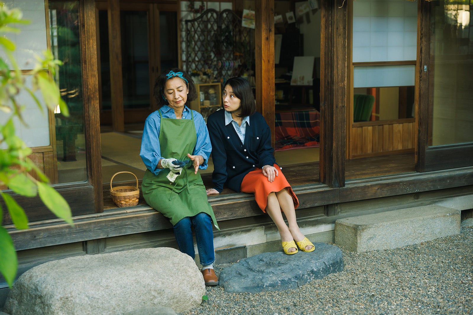 高橋惠子、小池栄子「コタツがない家」第4話より（C）日本テレビ