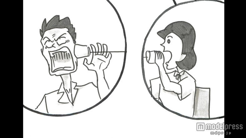 糸電話で大介（石田卓也）をびっくりさせるサキ（清水富美加）／（C）2014『振り子』製作委員会