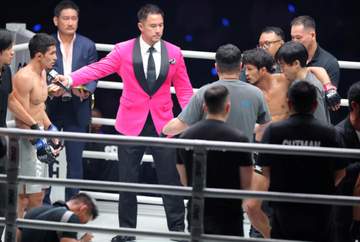 若松佑弥が衝撃の失神TKO負け バックエルボー被弾でリングに大の字 2度目の防衛失敗にぼう然 会場悲鳴