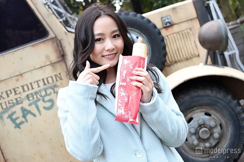 美味しいフードも！／モデル：阿井莉沙