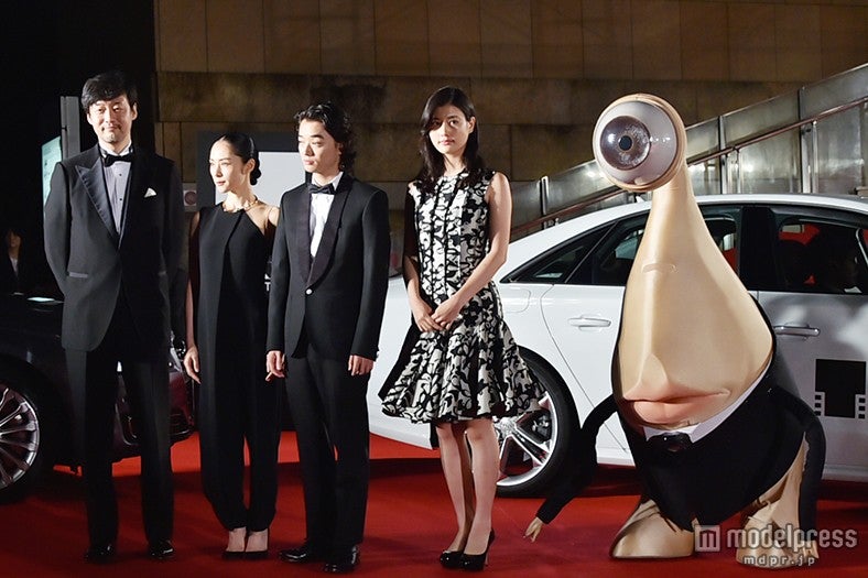 映画「寄生獣」出演者が登場したレッドカーペットの模様