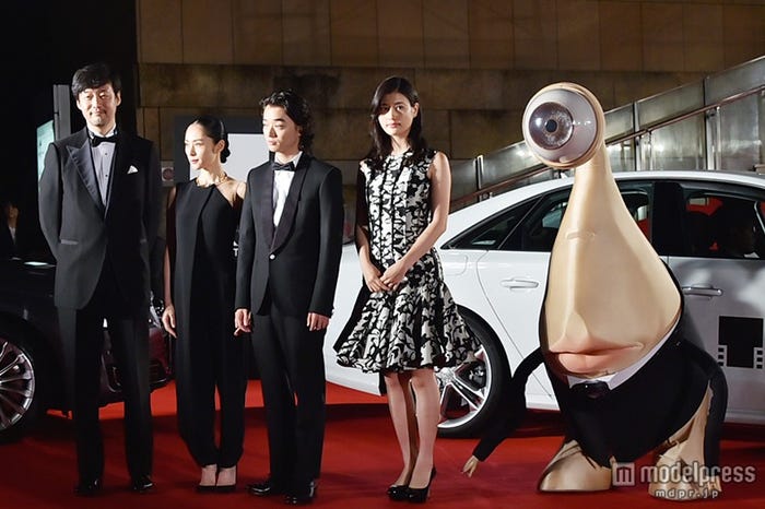 映画「寄生獣」出演者が登場したレッドカーペットの模様