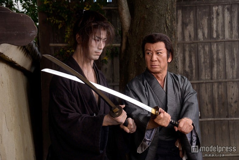 小林直己、杉良太郎（C）BeeTV