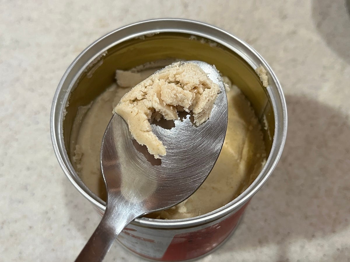 缶タイプの創味シャンタン。(筆者撮影)