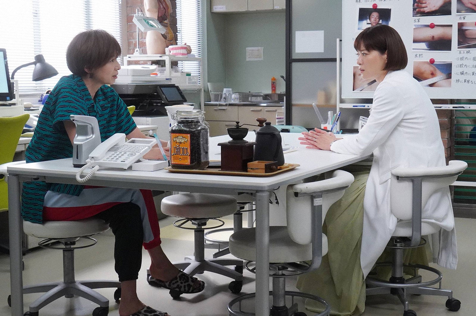 山口智子、上野樹里「監察医 朝顔」第2話より（C）フジテレビ