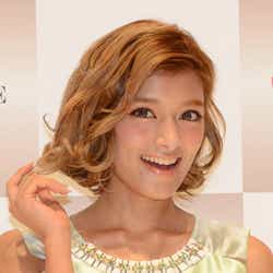 モデルプレス - ローラ、ワンピでスラリ美脚披露 気になるバレンタインの本命は?