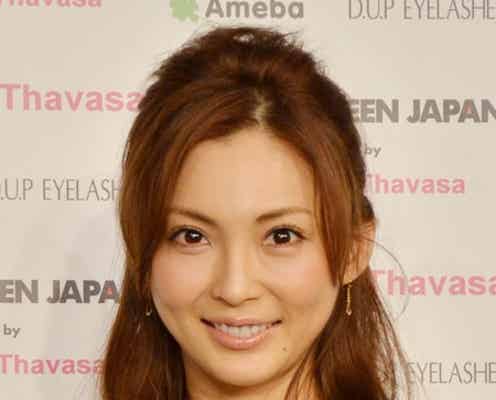 押切もえ、ミニワンピで美脚披露 新たな美容法を語る