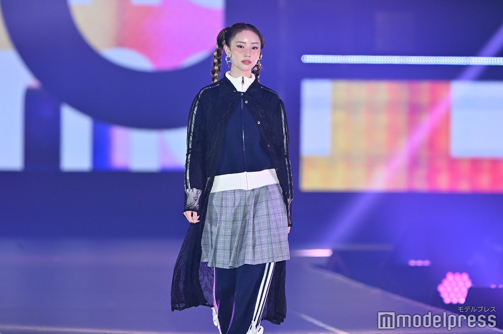 （C）モデルプレス