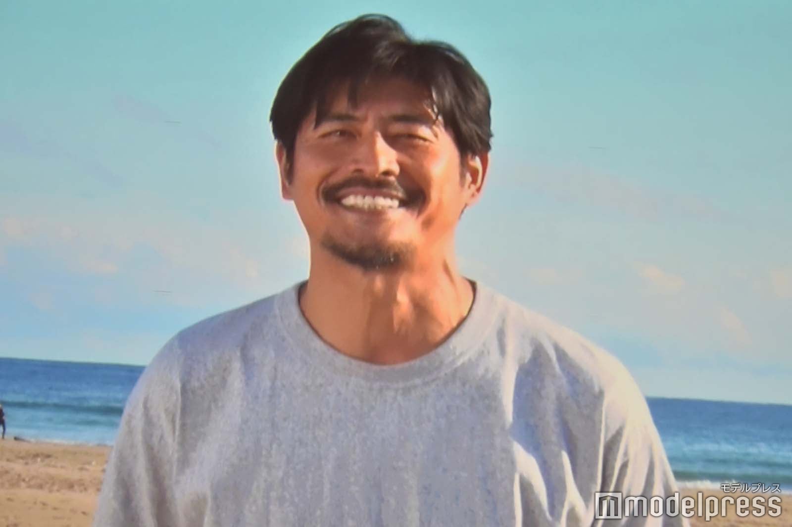 ビデオメッセージで登場した坂口憲二 （C）モデルプレス