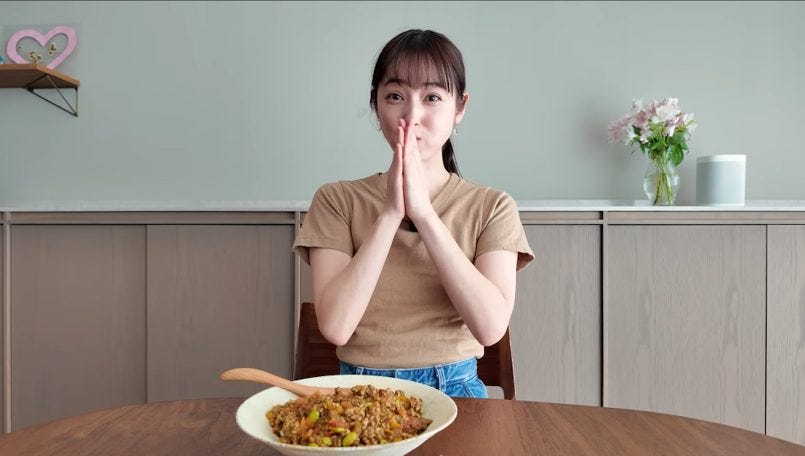 枝豆とパプリカが主役!佐々木希が魅せる夏野菜ドライカレーの彩り美学