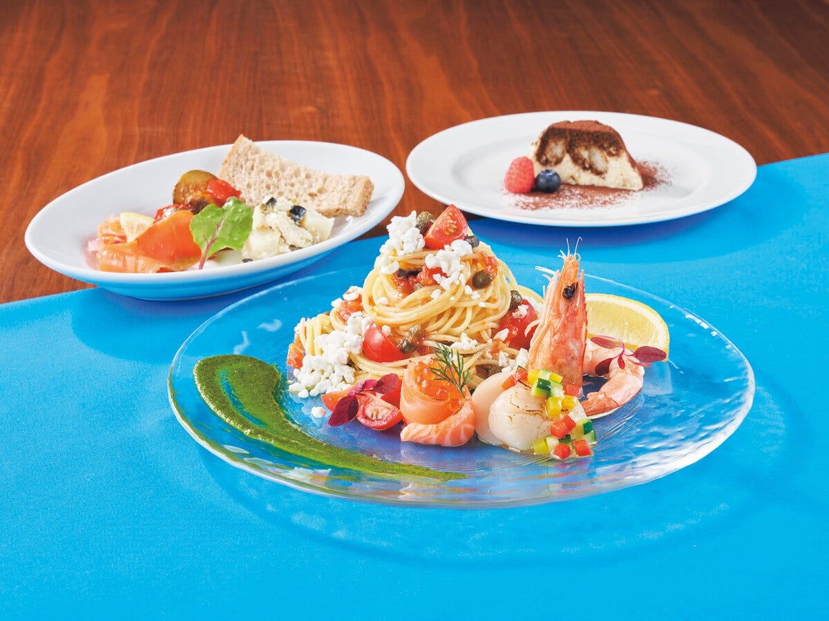 「アズーラ・ディ・カプリ」のサマー・スペシャルパスタセット 3200円。シーフードの冷製パスタなど　画像提供：ユニバーサル・スタジオ・ジャパン