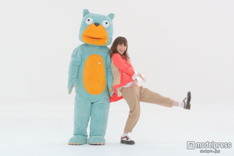 高橋愛、モー娘。卒業後初の単独CMで弾けるダンス披露