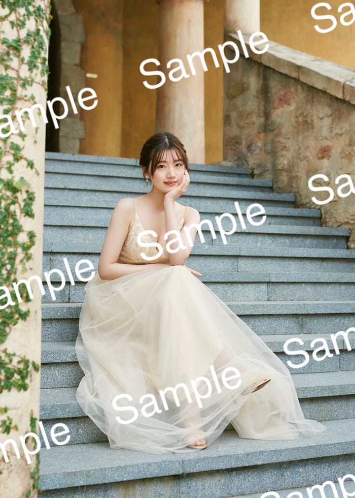 佐々木美玲「陽射しのパレード」書店限定特典/SHIBUYA TSUTAYA(折り目なしB3ポスター)(C)撮影/熊木優(io)