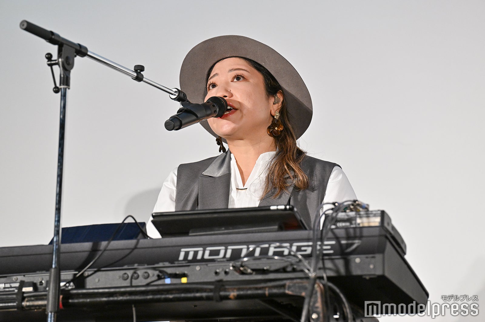 仲宗根泉（C）モデルプレス