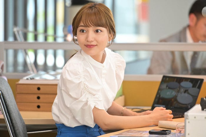 川口春奈「着飾る恋には理由があって」第6話より(C)TBS