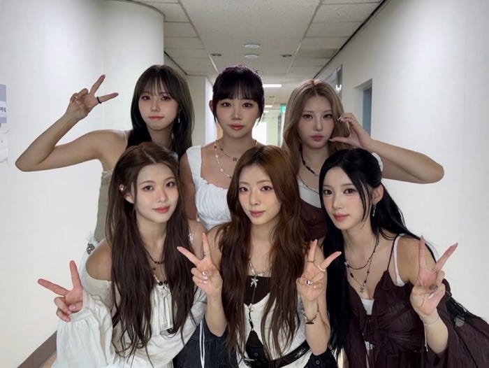 PURPLE KISS Instagramより(C)モデルプレス