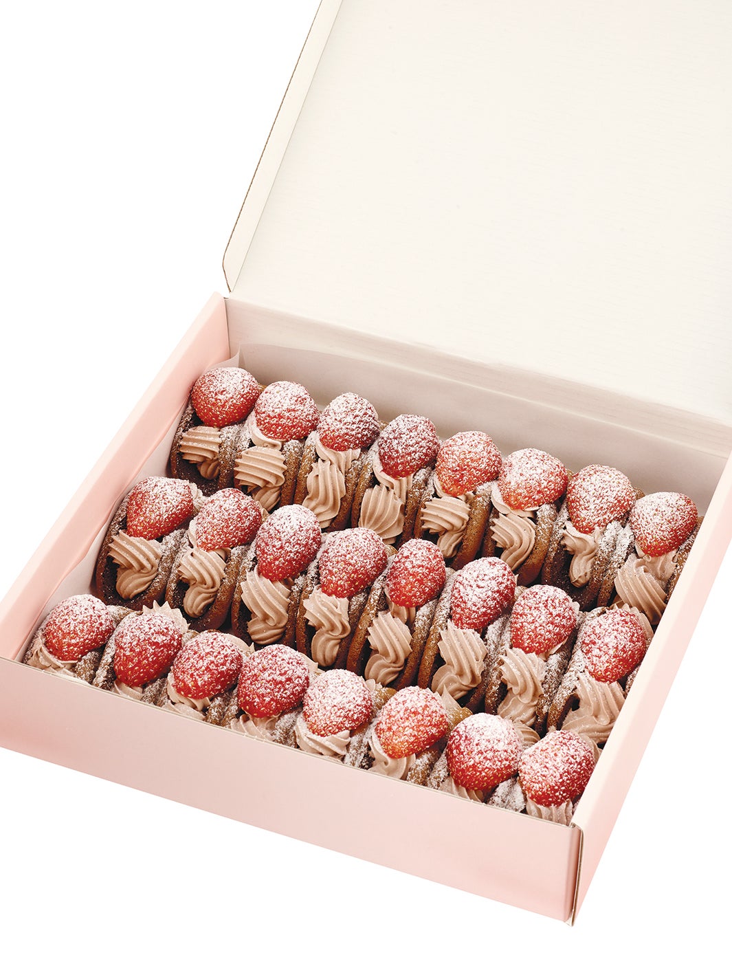 チョコイイチゴオムレット／画像提供：ル・ブレッドラボ・ジャパン