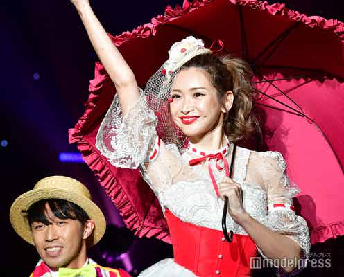 紗栄子が宙から降臨 ド派手演出のダンスで観客虜に<sweet collection 2019>