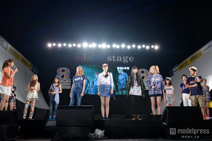 ファッションショー「a-nation&GirlsAward lsland collection」の「NYLON JAPAN」ステージ