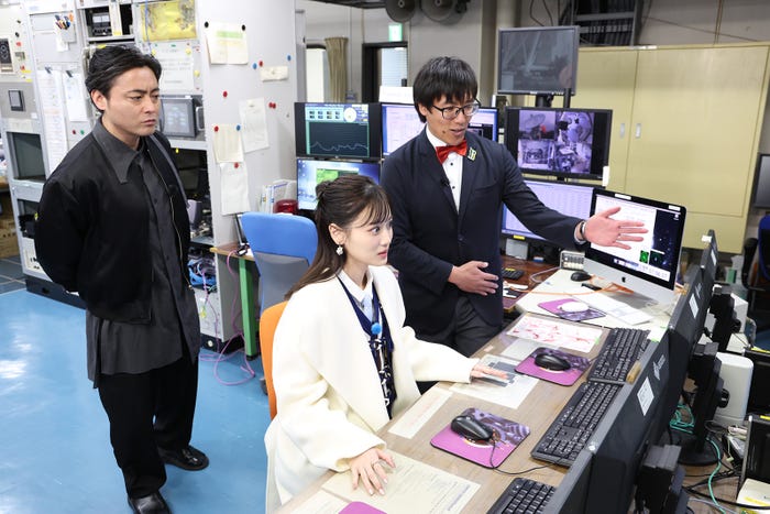 山田孝之、山下美月(提供写真)