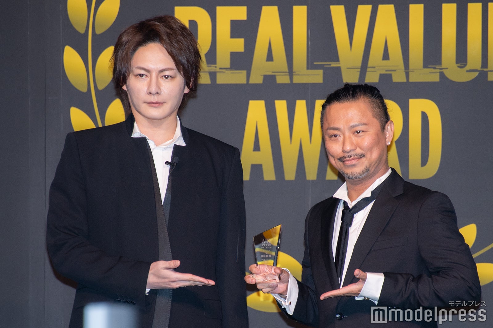 三崎優太氏、渡部剛氏（C）モデルプレス