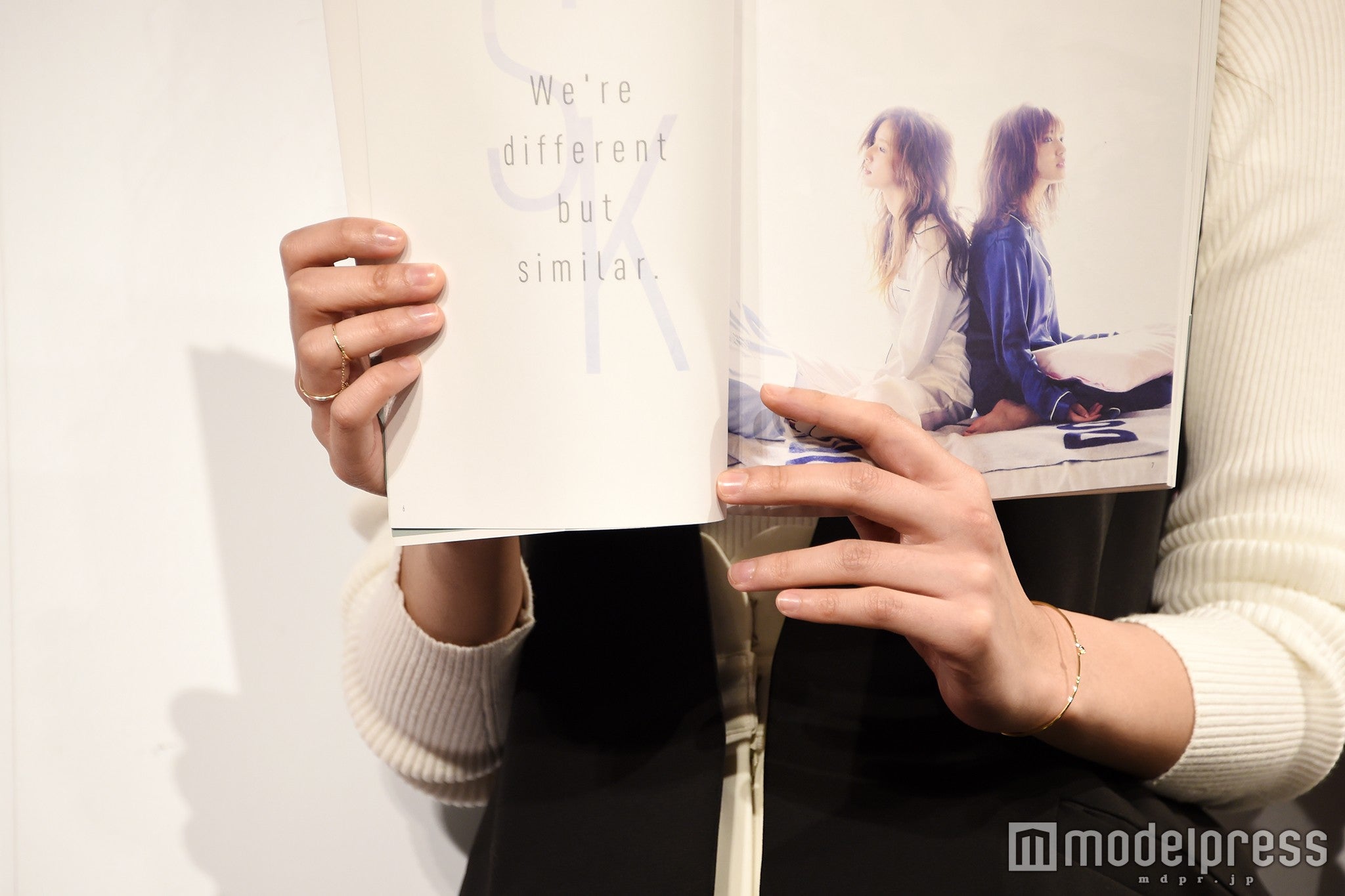 ＜ファッションチェック＞華奢なアクセサリーで女性らしさをプラス／藤井萩花（C）モデルプレス