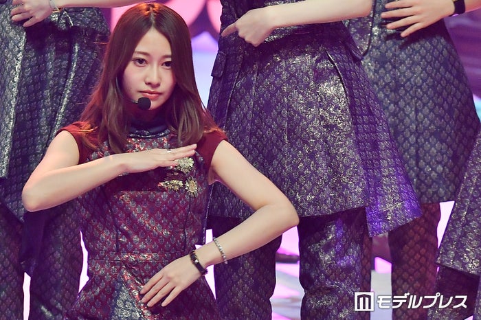 乃木坂46 生バンドで インフルエンサー 披露 昨年不在の北野日奈子も参加 レコ大 モデルプレス