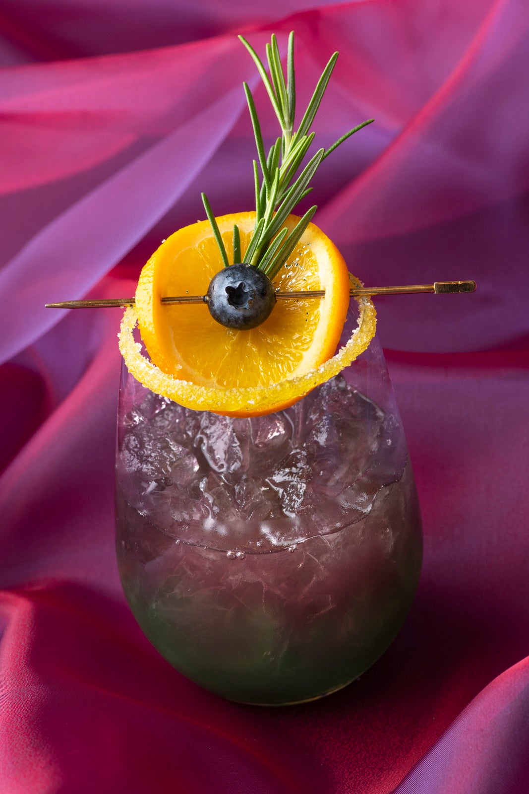 ディズニーアンバサダーホテル エンパイア・グリル（カリフォルニア料理） “ディズニー・ハロウィーン” スペシャルドリンク 1,600 円（C）Disney