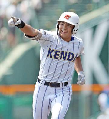健大高崎・石田雄星 右手有鉤骨骨折から完全復活の2ラン 過酷な闘病生活の妹・惺来さんが「野球をやる理由をくれた」