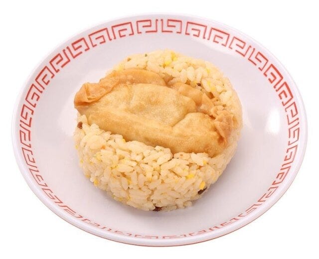ローソンストア100の大阪王将　揚げ餃子おにぎりのビジュアル