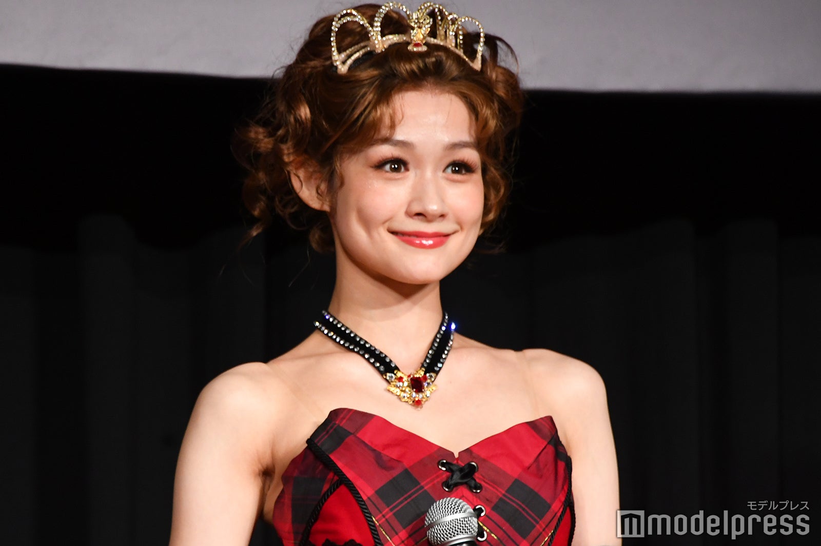 フランク莉奈（C）モデルプレス