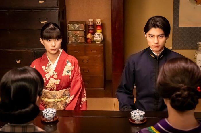 芳根京子、本田響矢「波うららかに、めおと日和」(C)フジテレビ