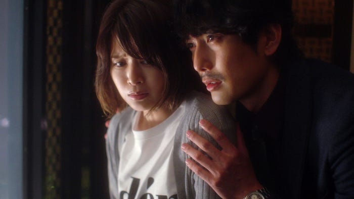 佐津川愛美、平岡祐太/「夫婦円満レシピ~それでも夫を愛している~」第2話より(C)「夫婦円満レシピ~交換しない?一晩だけ~」製作委員会