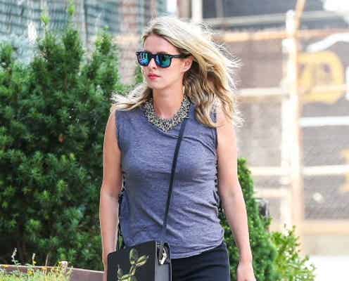 ニッキー・ヒルトンがぽっちゃりボディに