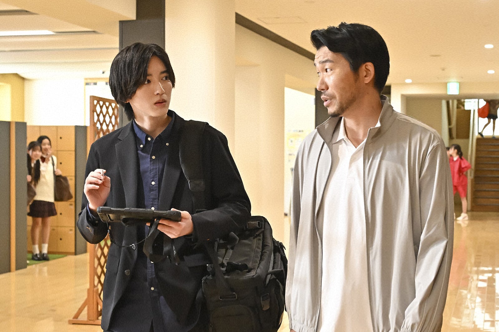 道枝駿佑、高橋努「キャスター」第4話（C）TBS