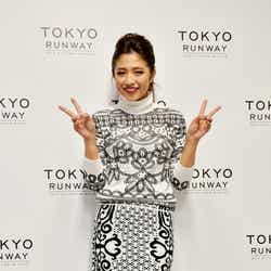 「東京ランウェイ2013 AUTUMN/WINTER」に出演した今井華