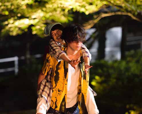土屋太鳳を間宮祥太朗が“おんぶ”!1年前の意味深ツイートの真相解禁<トリガール!>