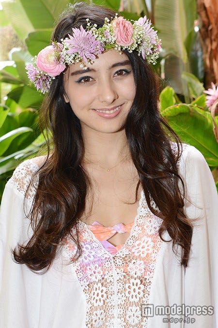 石田ニコル
