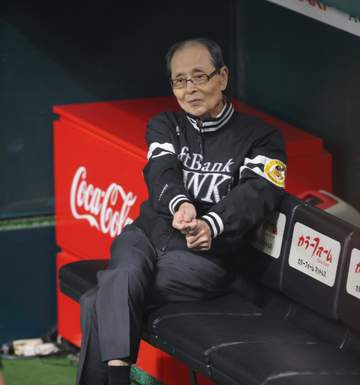 ソフトバンク 山川穂高が王貞治会長とベンチでにこやかトーク またも金言を授けた？第2戦は試合前にアドバイス→劇的な場外同点弾を放つ