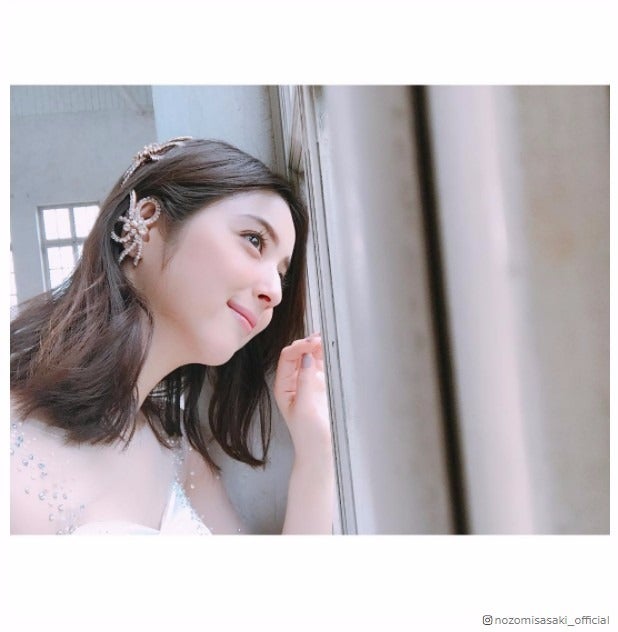 佐々木希、ウェディングドレス姿公開「美しすぎる花嫁」「天使」の声