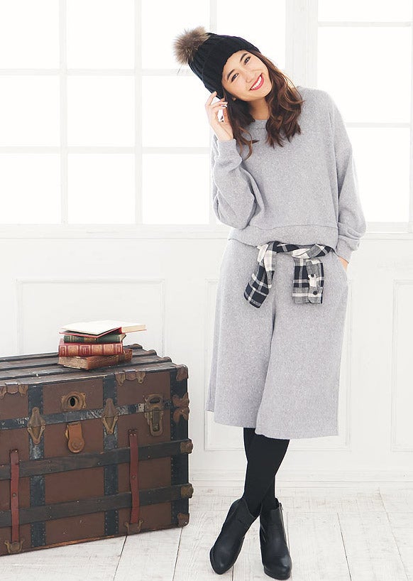 ふわふわリアルラビットファーポンポン付きリブニット帽「神戸レタス」1490円（税込）／画像提供：神戸レタス