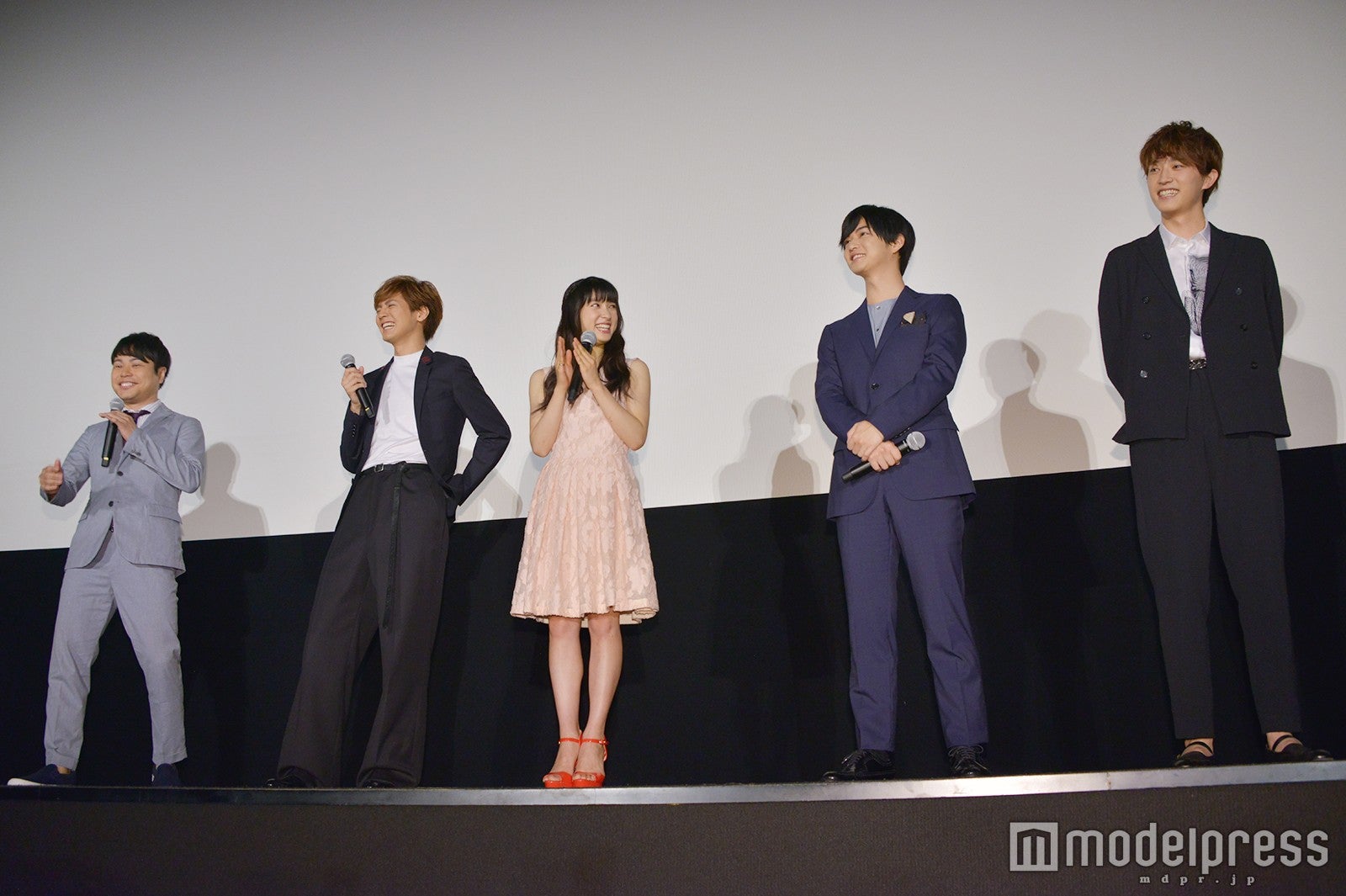 左から：井上裕介、片寄涼太、土屋太鳳、千葉雄大、杉野遥亮 （C）モデルプレス