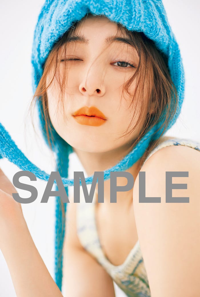 「新木優子オフィシャルカレンダー2024.4-2025.3」特典B:楽天ブックス(C)SDP