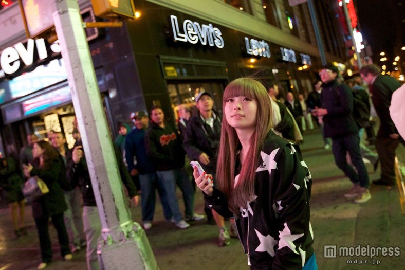 きゃりーに独占密着、世界が共感する魅力に迫る