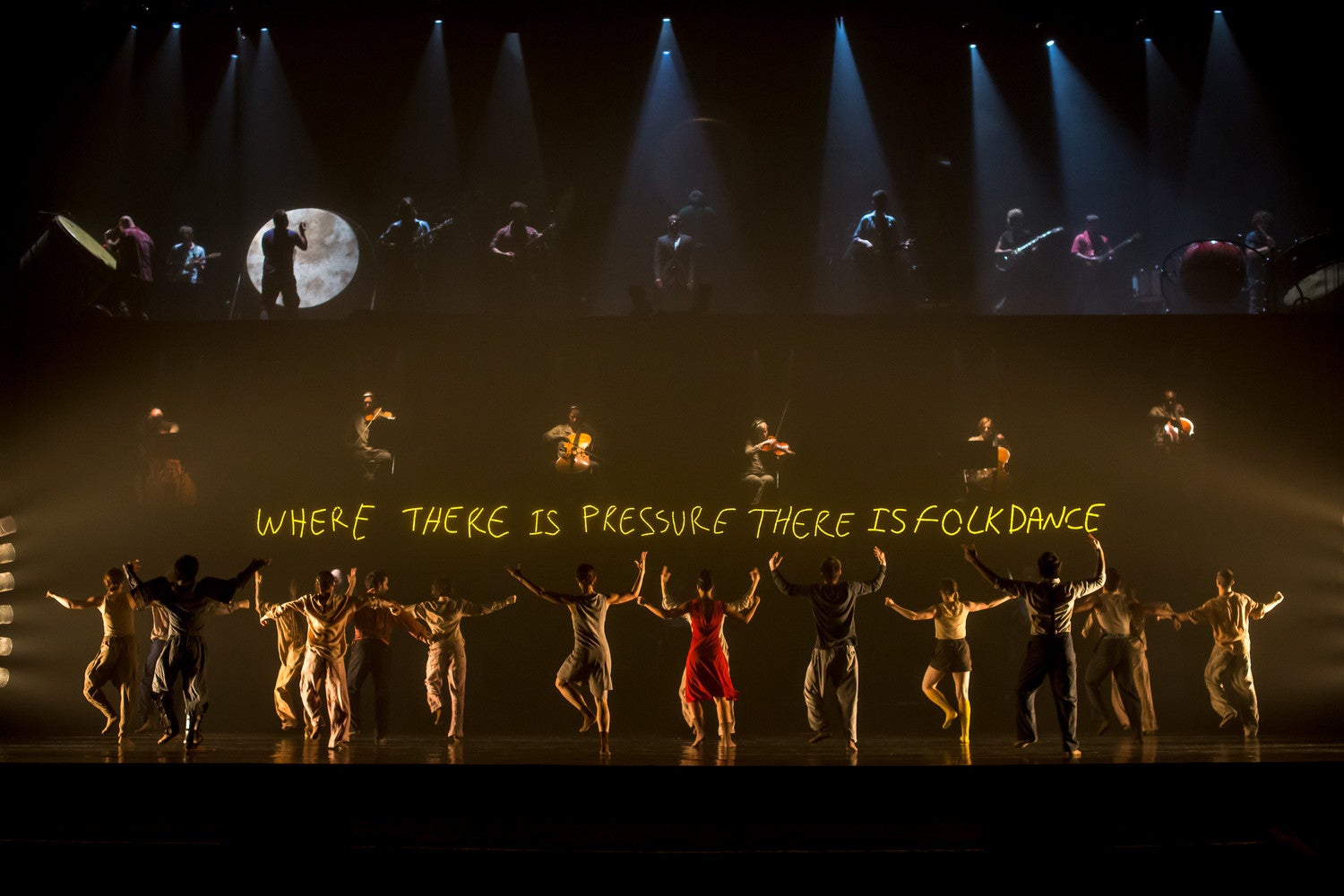 （C）Victor Frankowski