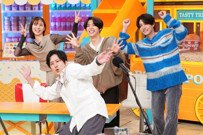 朝日奈央、二宮和也、松島聡、橋本将生(C)日本テレビ