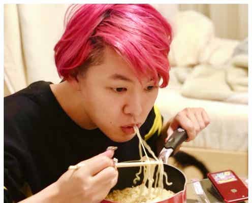 ぺえ、すっぴんで鍋ごとラーメンのオフ感がすごい