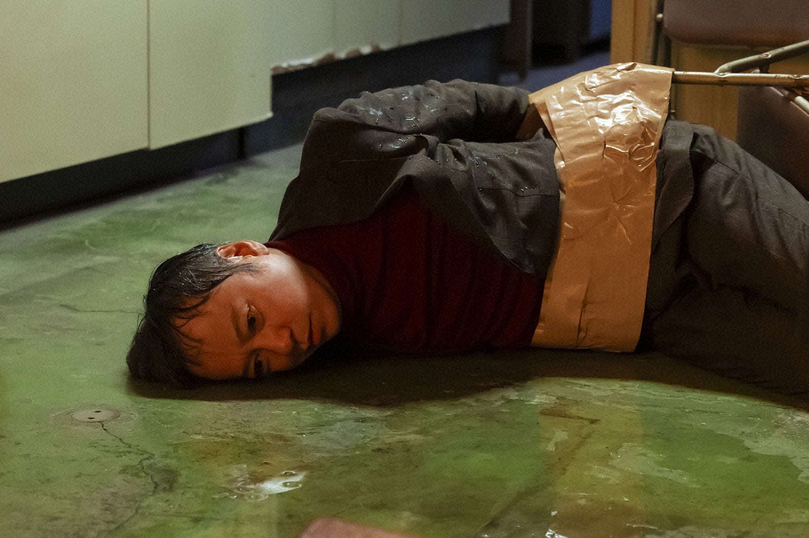 板尾創路「地獄の果てまで連れていく」第2話（C）「地獄の果てまで連れていく」製作委員会