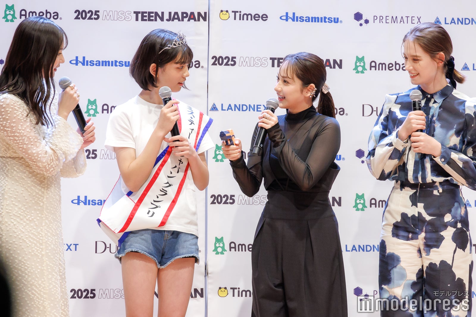 新川優愛、増田有沙、平祐奈、トラウデン直美（C）モデルプレス